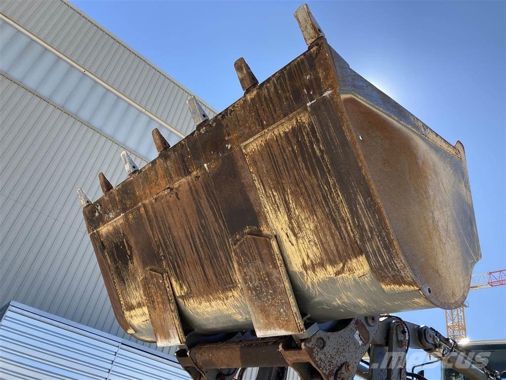 Liebherr L 546 輪胎式裝載機