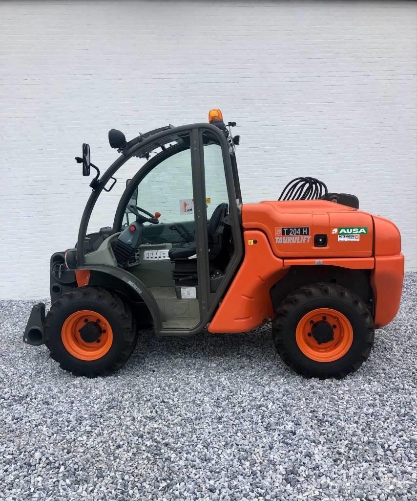 Ausa T 204 H 伸縮臂操作車