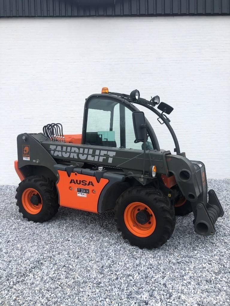 Ausa T 204 H 伸縮臂操作車