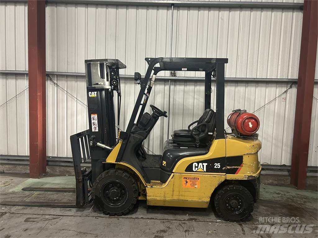 CAT GP25NT 液化石油氣LPG卡車