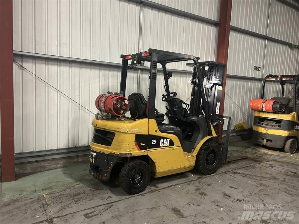 CAT GP25NT 液化石油氣LPG卡車