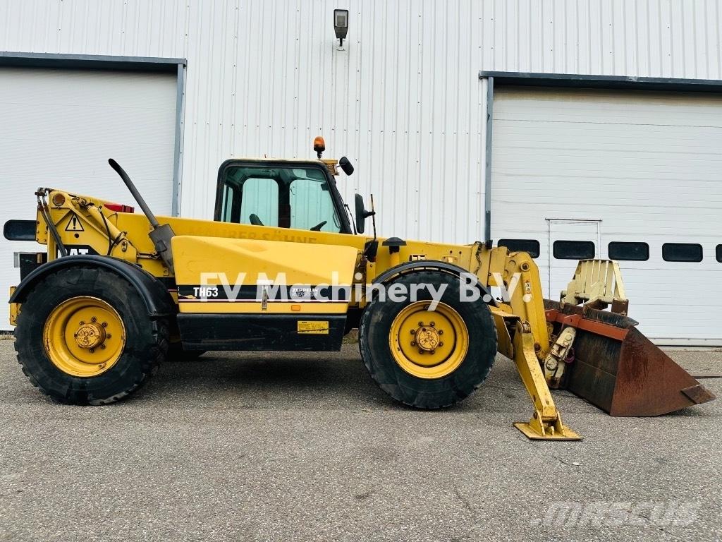 CAT TH 63 伸縮臂操作車