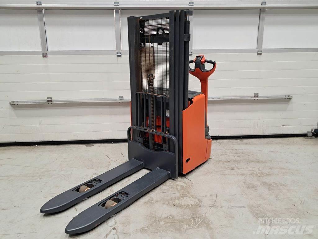Linde L12I 行走控制式堆積機