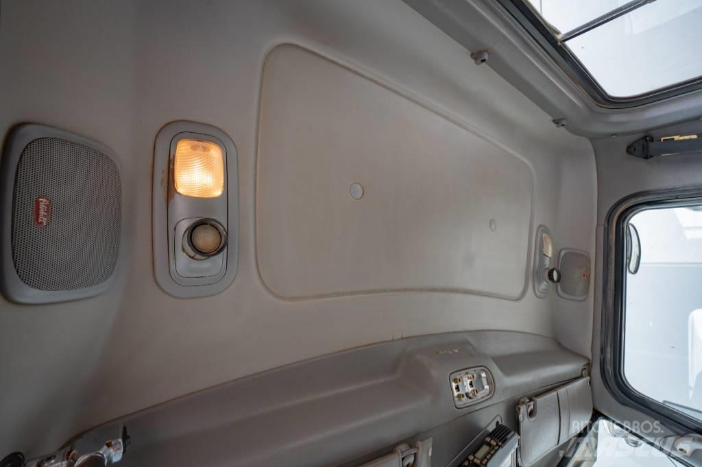 Peterbilt 388 曳引機組件