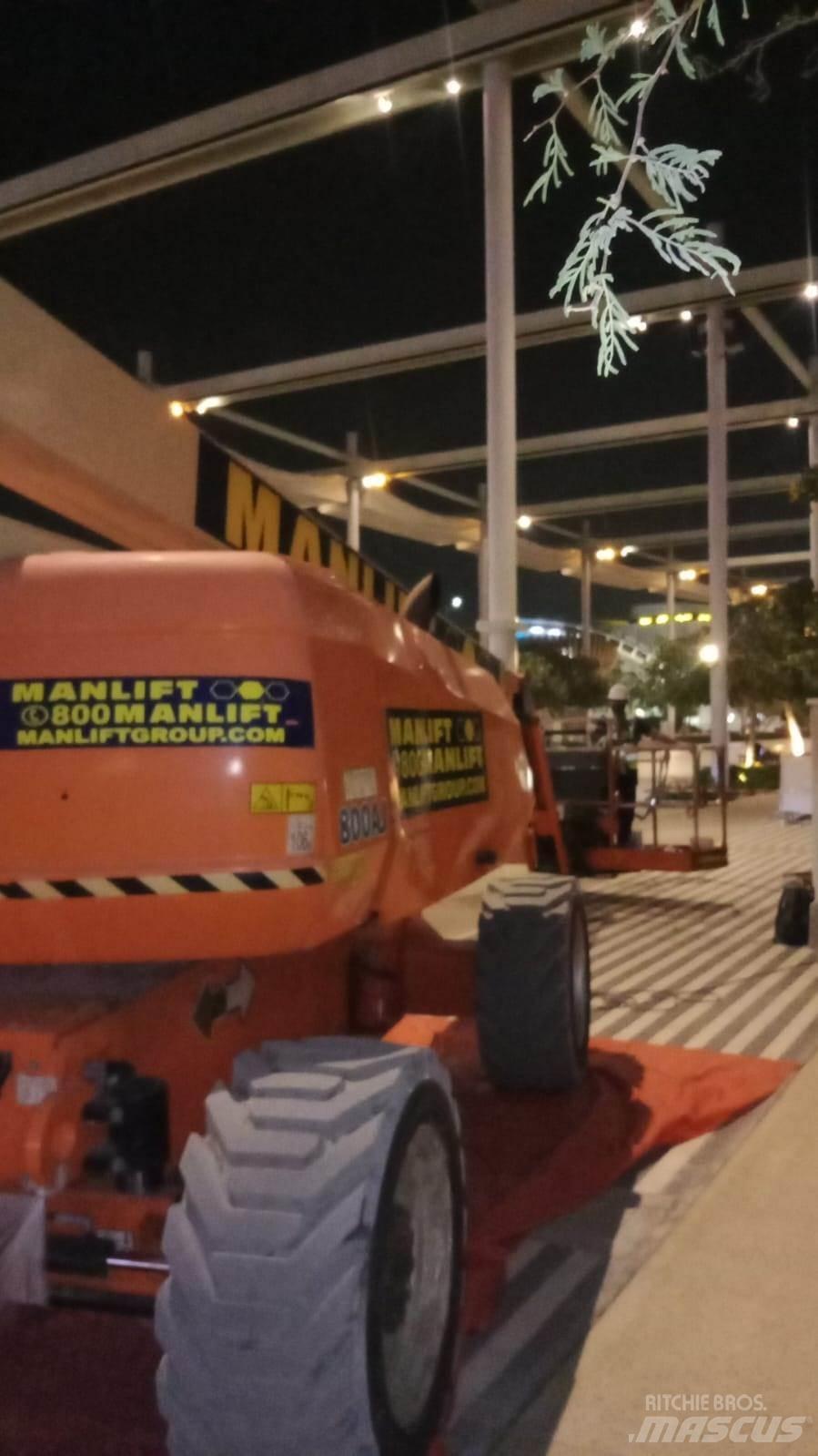 JLG 800AJ 曲臂高空作業車