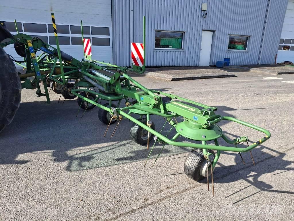 Krone KW 7.92/8 耙與翻草機