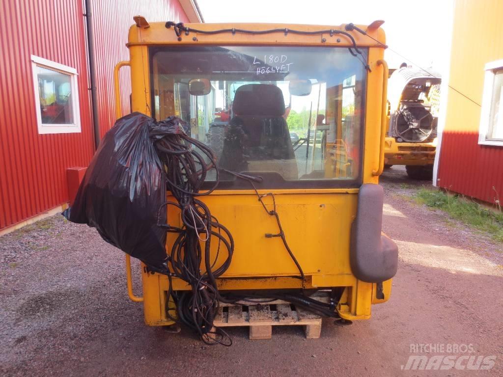 Volvo L 180 D 駕駛室與內部