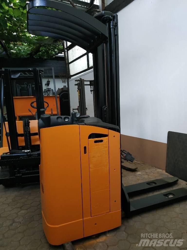 Still Aufsitzstapler 電動堆高機
