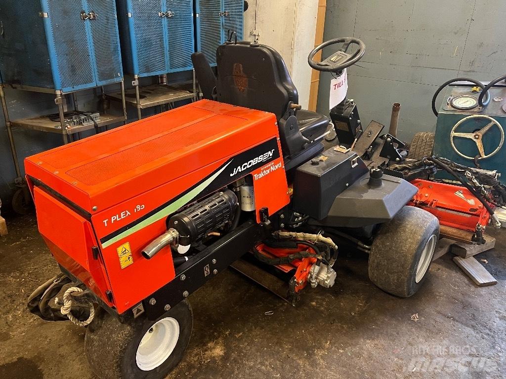 Jacobsen T-PLEX185 騎乘式割草機