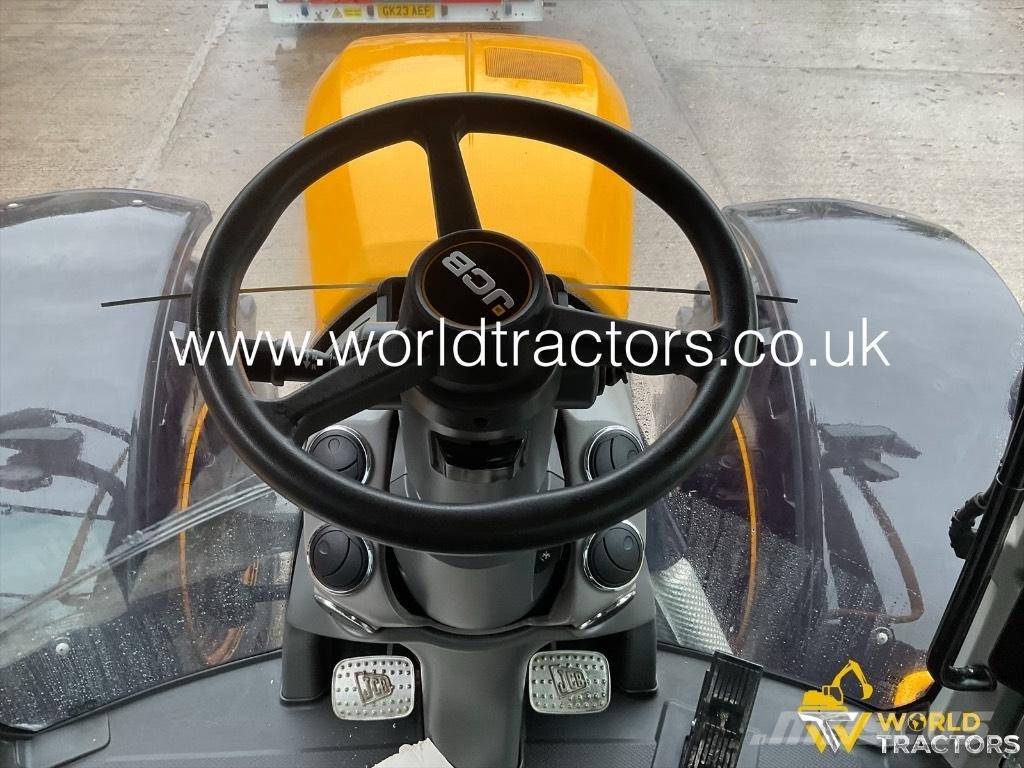 JCB Fastrac 4220 曳引機