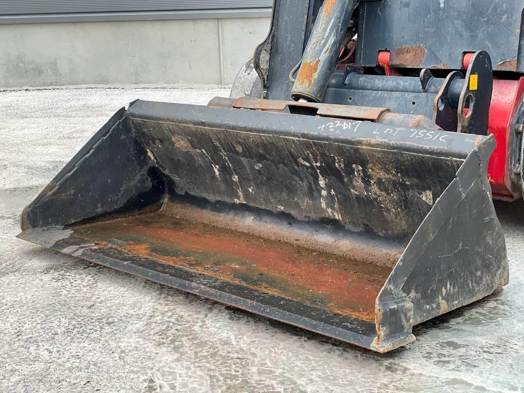 JCB R260 滑移轉向裝載機