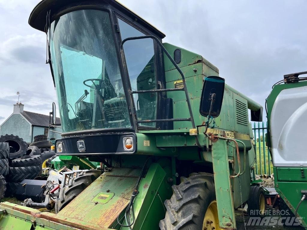 John Deere 1055 聯合收穫機