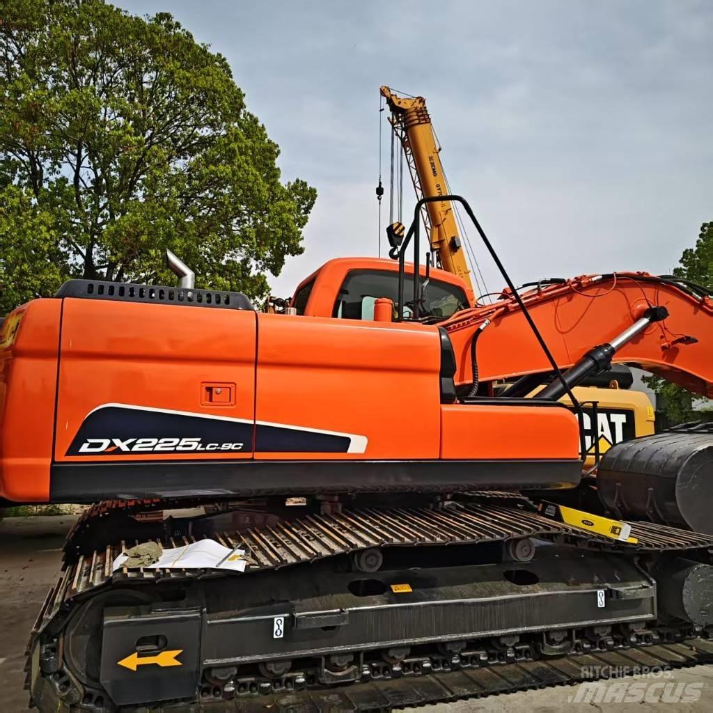 Doosan DX 225 履帶式 挖土機/掘鑿機/挖掘機