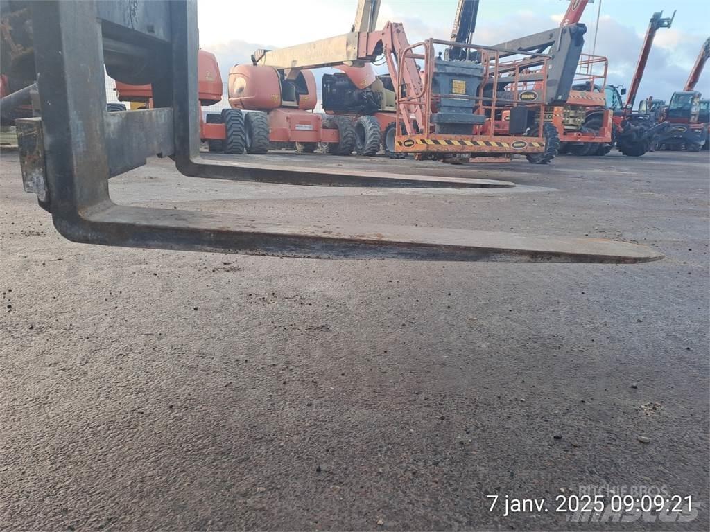 Manitou 2150MRT 伸縮臂操作車