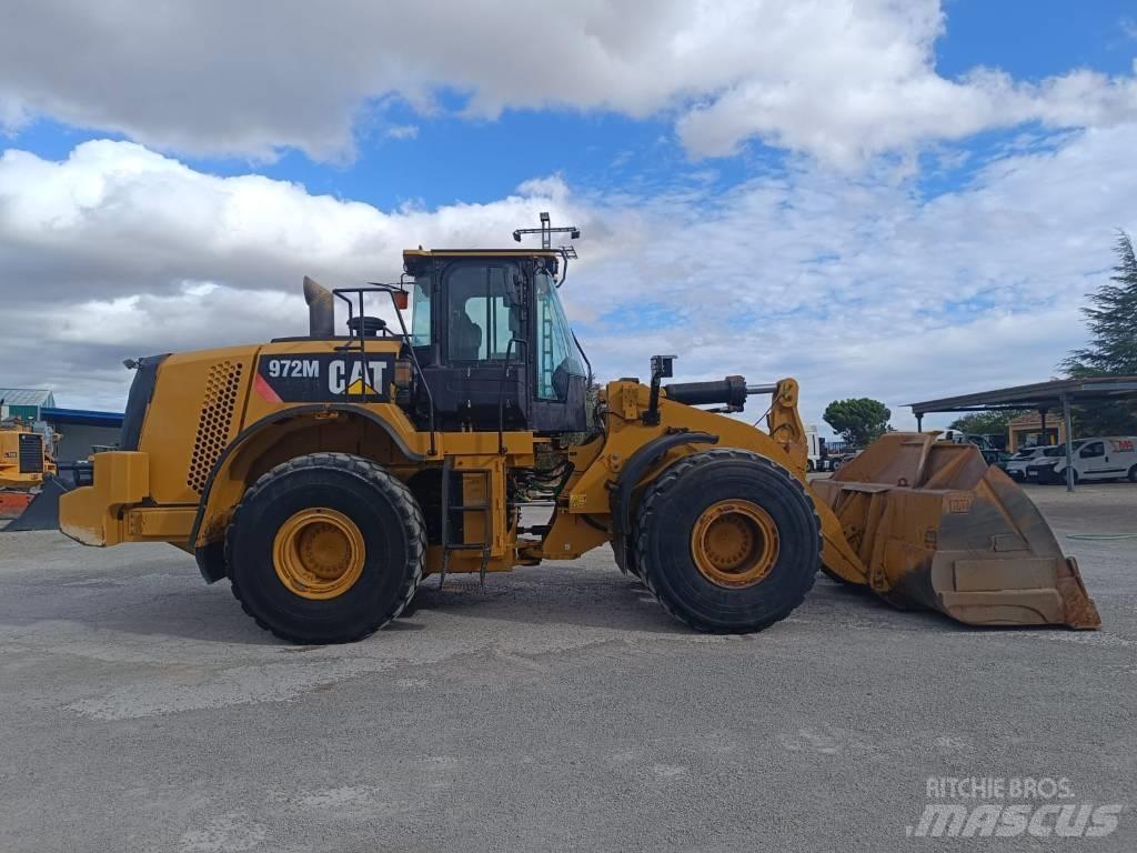 CAT 972 M 輪胎式裝載機