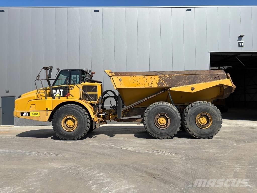 CAT 745 C 鉸接式起吊車