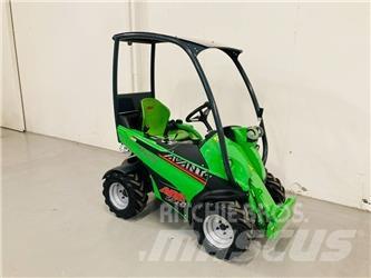 Avant 225 小型裝載機