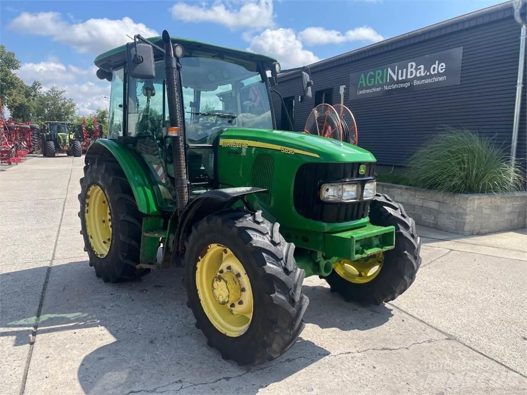 John Deere 5820 曳引機