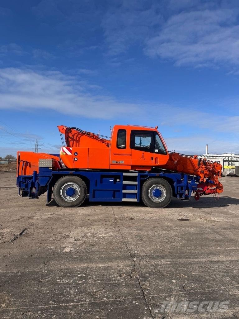 Kato CR 200 Ri 全路面起重機/吊車