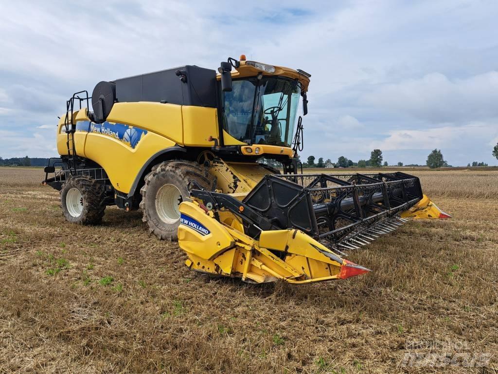 New Holland CX 8080 聯合收穫機