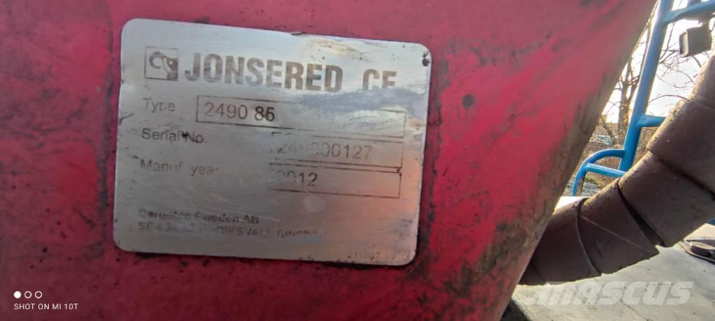 Jonsered 2490 木材起重機