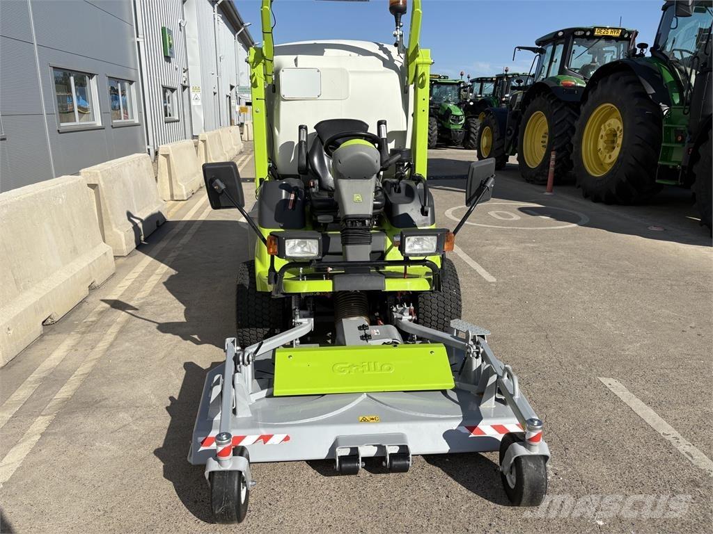 Grillo FD2200TS 騎乘式割草機