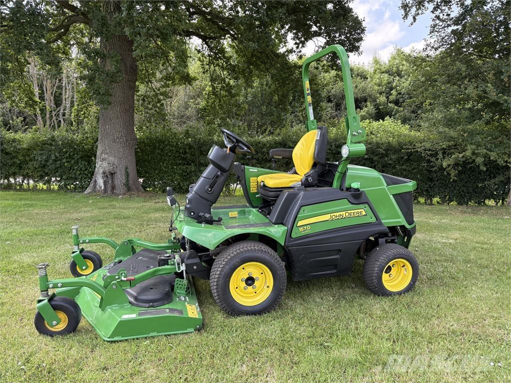 John Deere 1570 騎乘式割草機