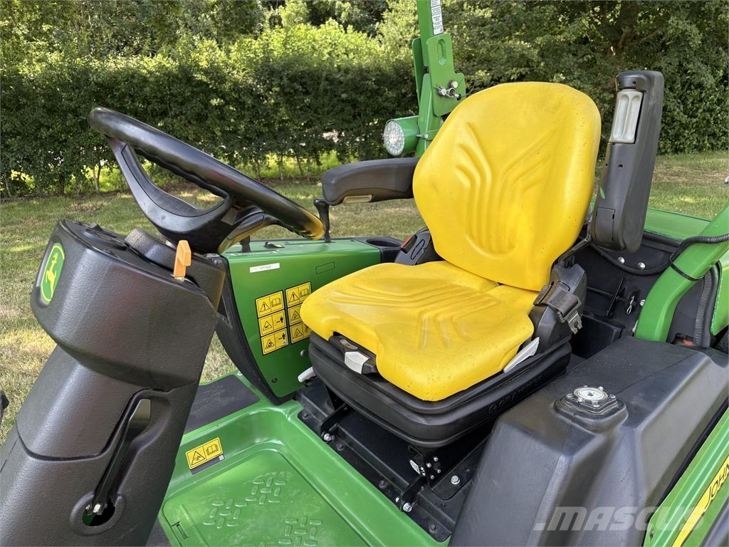 John Deere 1570 騎乘式割草機