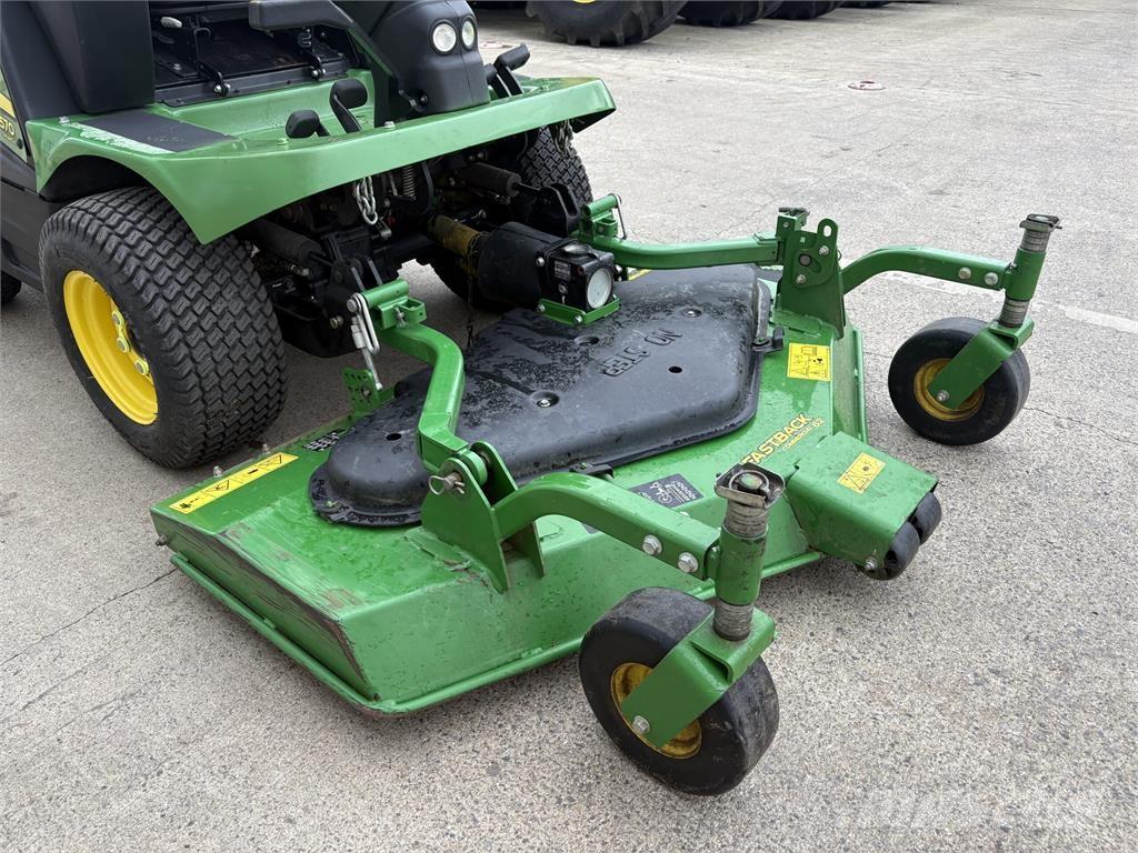 John Deere 1570 騎乘式割草機