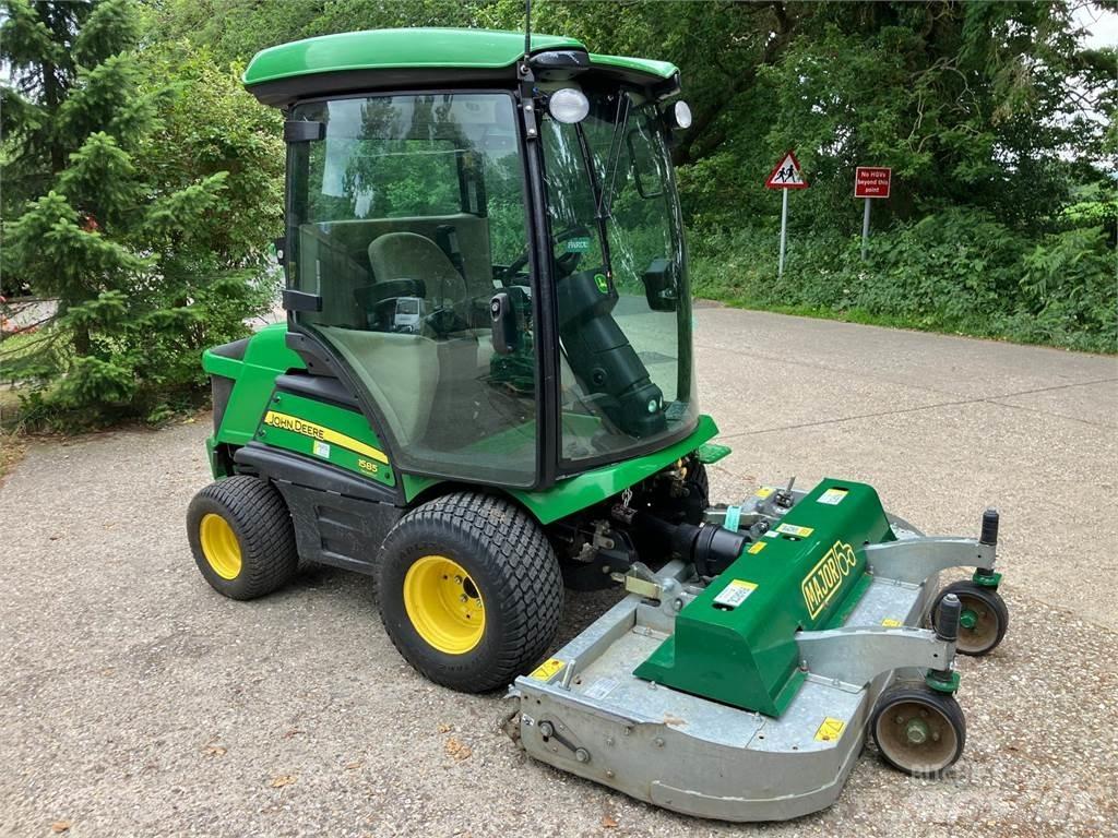 John Deere 1585 騎乘式割草機