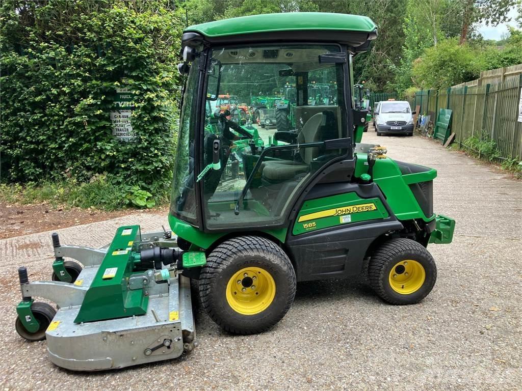 John Deere 1585 騎乘式割草機