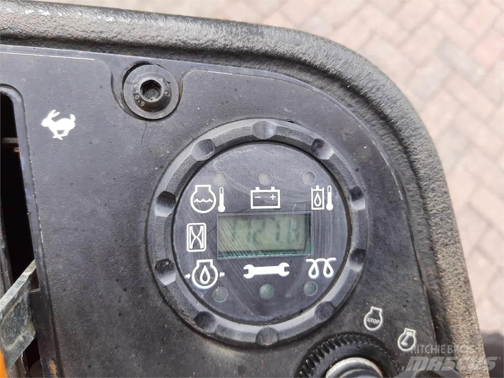 John Deere 2500EH 手扶式割草機