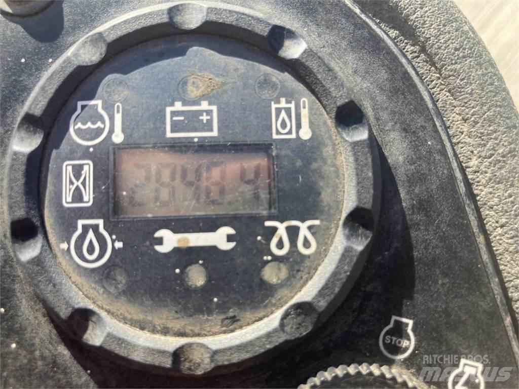 John Deere 2500EH 手扶式割草機