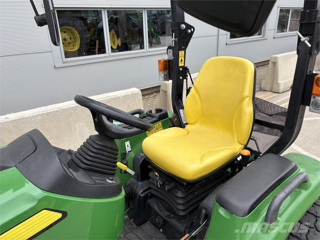 John Deere 3039R 小型曳引機