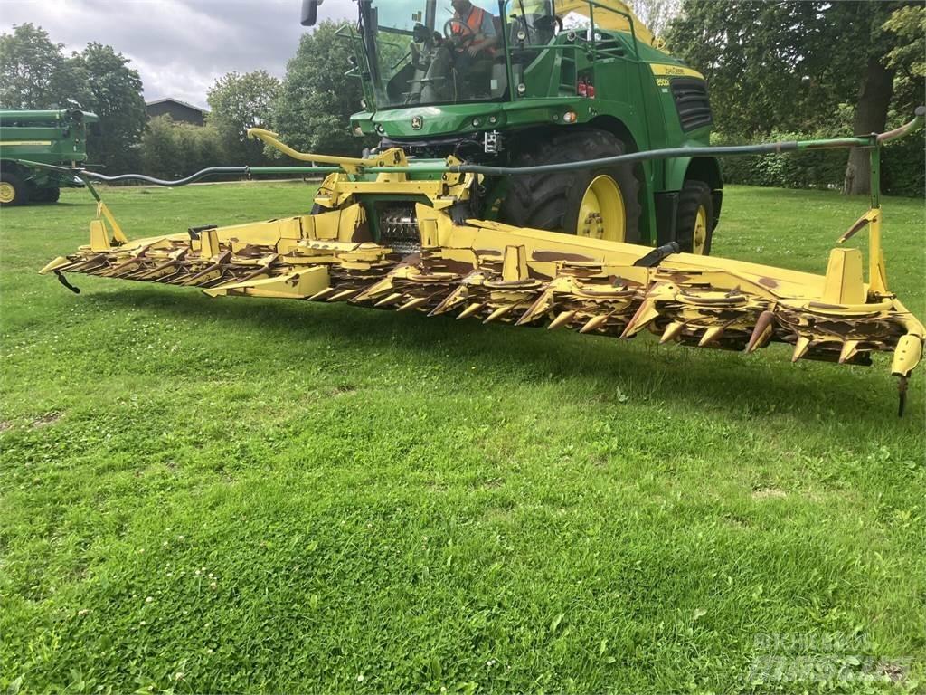 John Deere 390 Plus 自走式飼料採集機