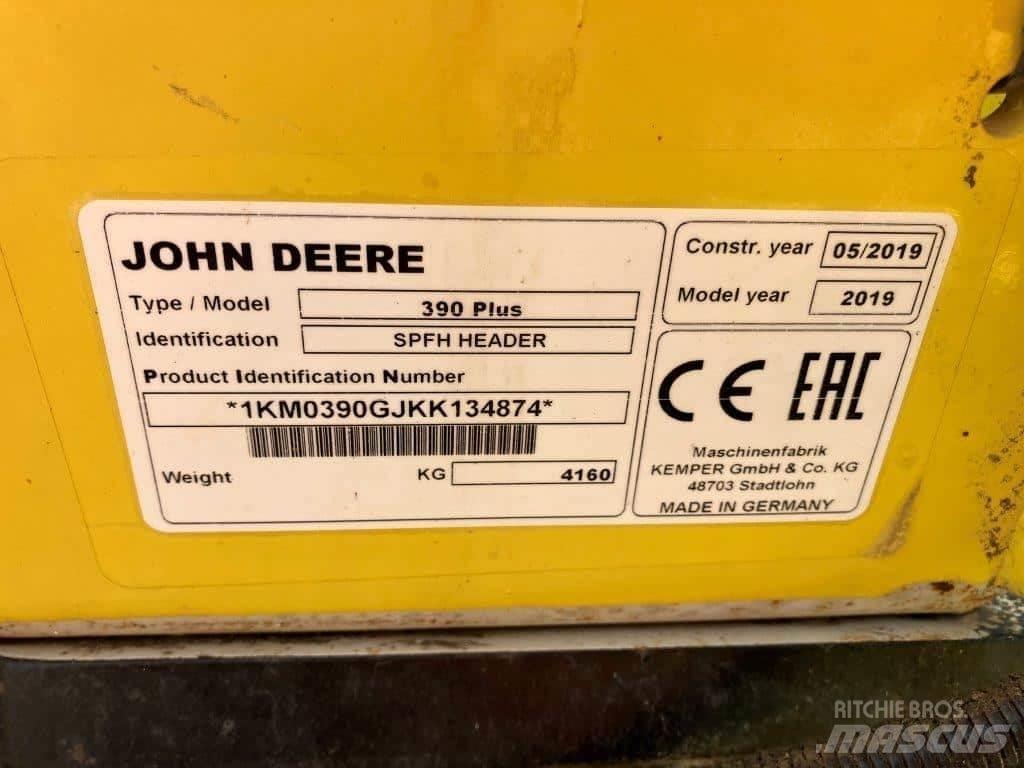 John Deere 390 Plus 自走式飼料採集機