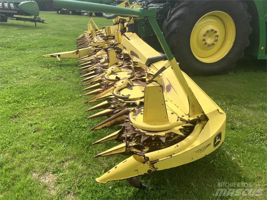 John Deere 390 Plus 自走式飼料採集機