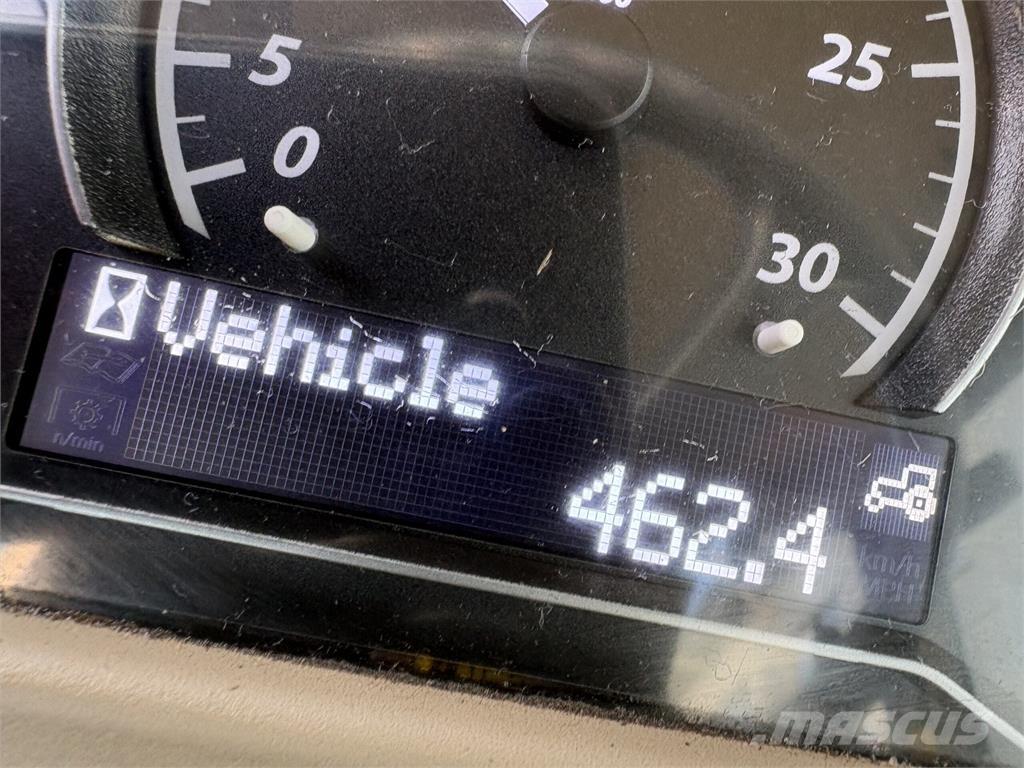 John Deere 4066R 小型曳引機