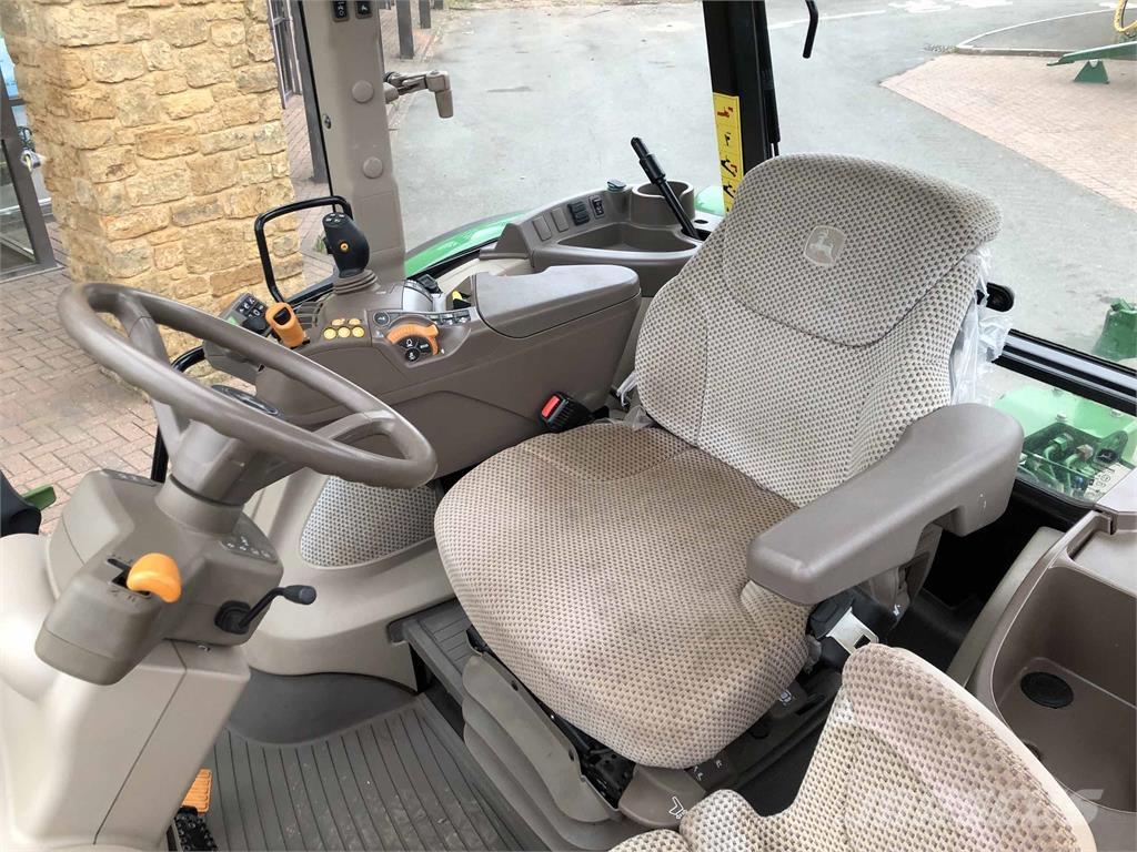 John Deere 5100R 曳引機