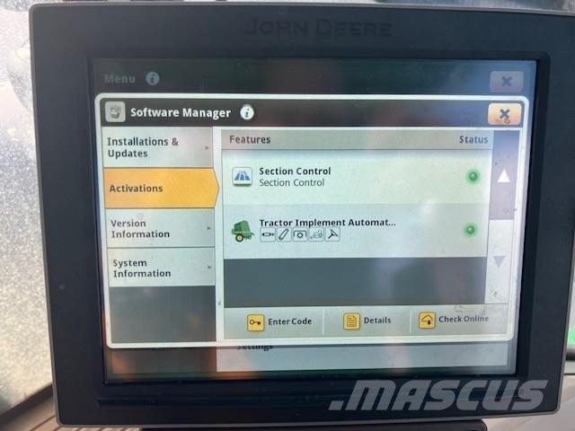 John Deere 6215R 曳引機