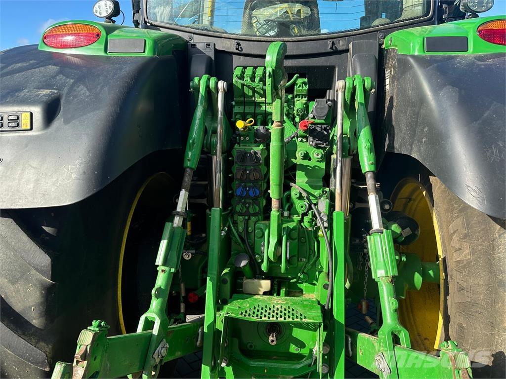 John Deere 6R 215 曳引機