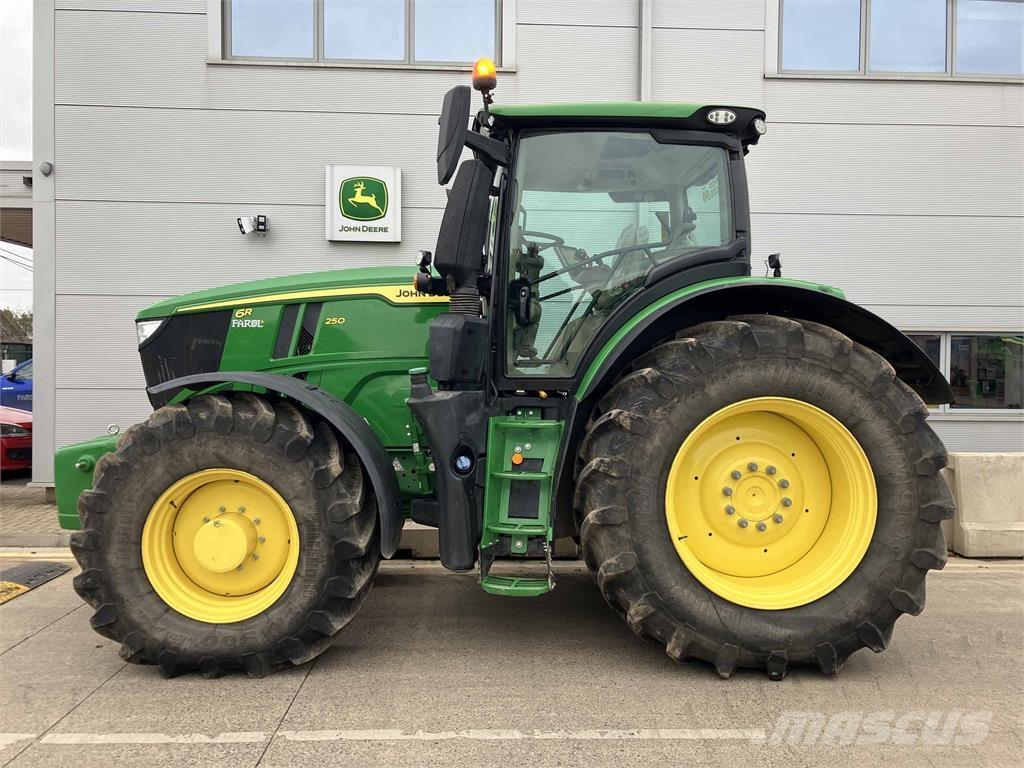John Deere 6R 250 曳引機