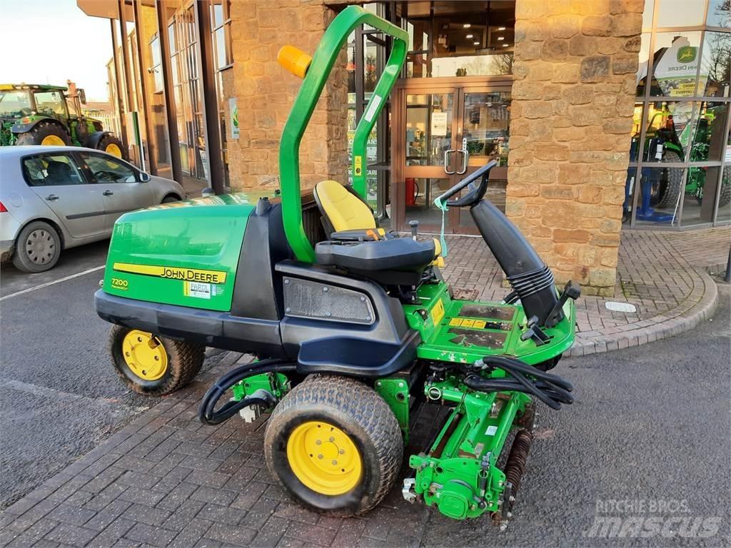 John Deere 7200 手扶式割草機