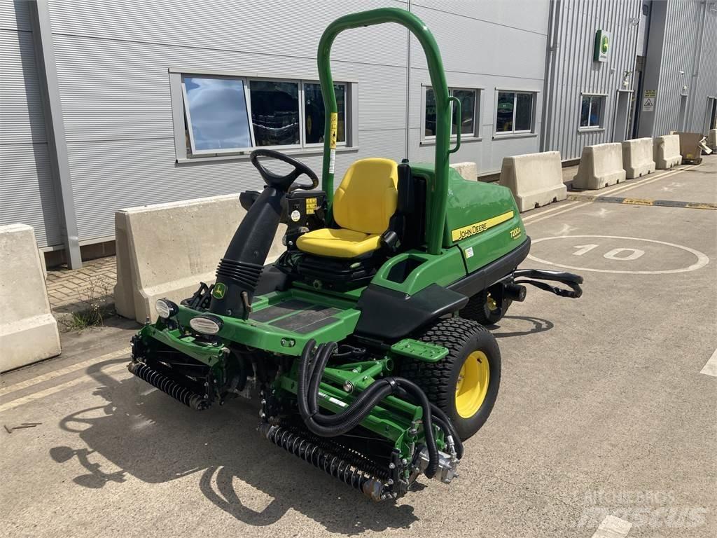 John Deere 7200A 手扶式割草機