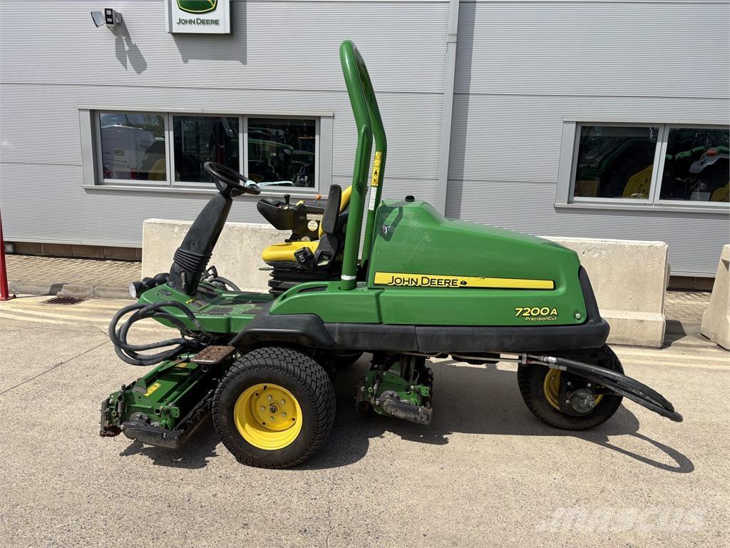 John Deere 7200A 手扶式割草機