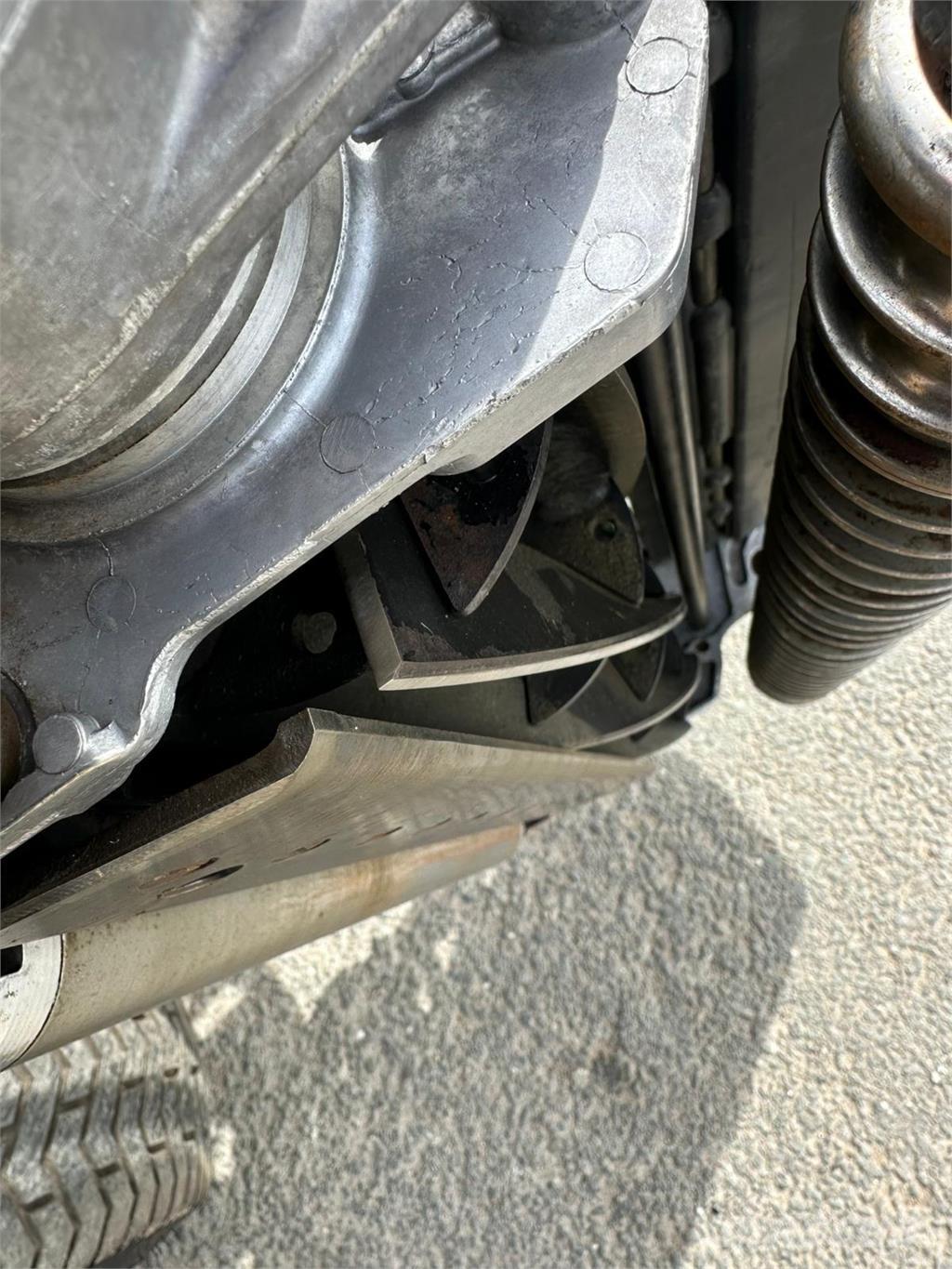 John Deere 7500AE 手扶式割草機