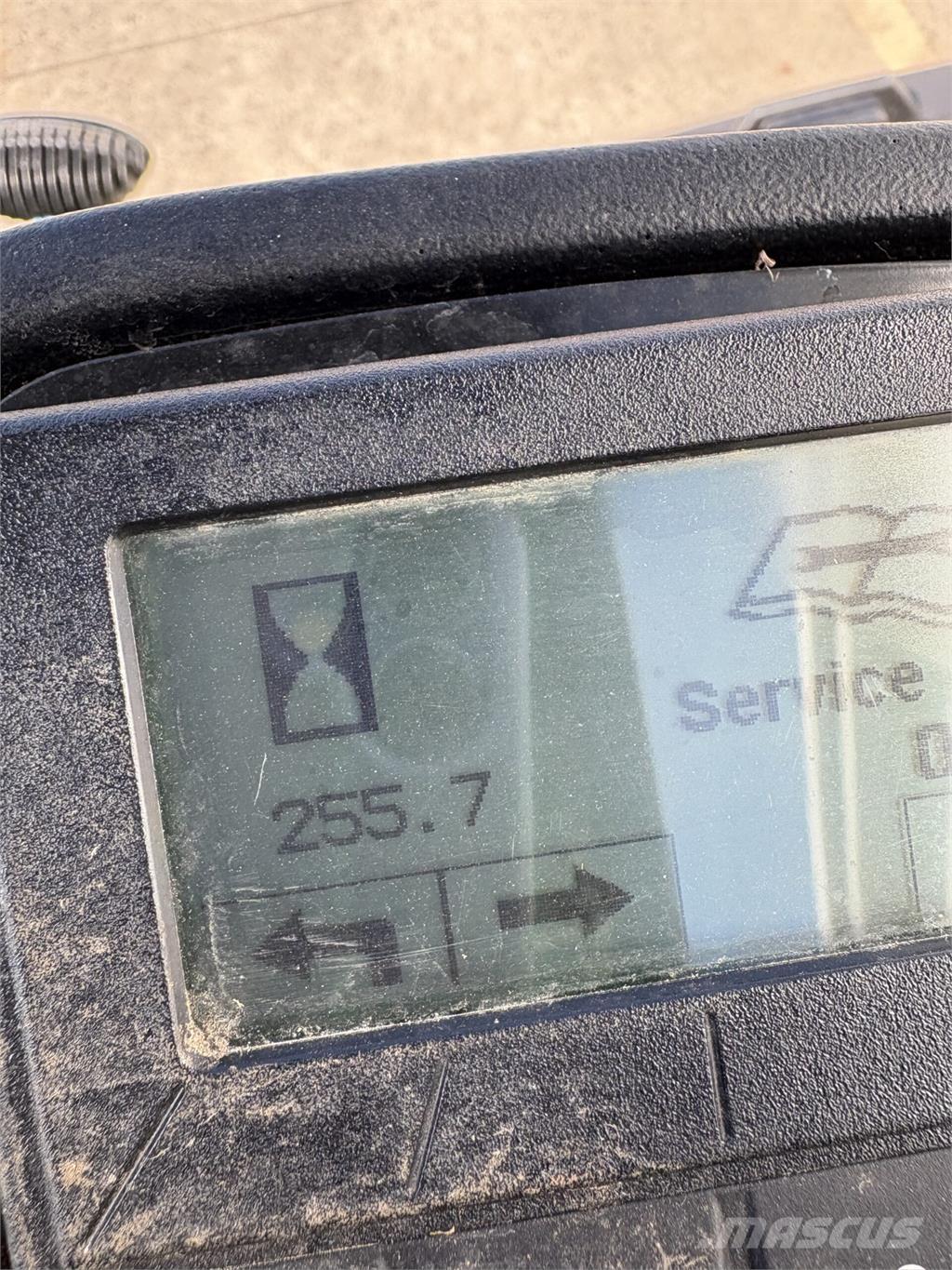 John Deere 7500AE 手扶式割草機