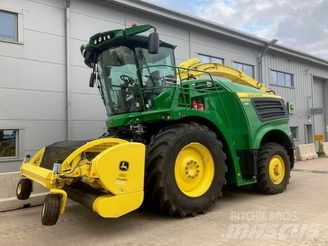 John Deere 8500i 自走式飼料採集機