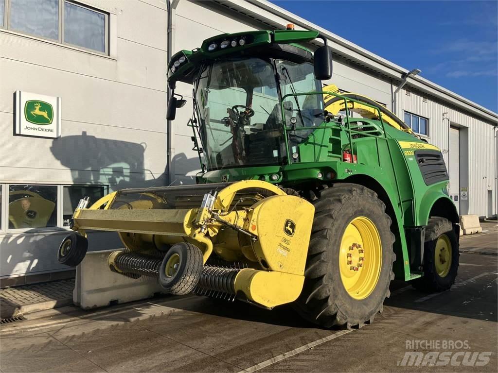 John Deere 8500i 自走式飼料採集機