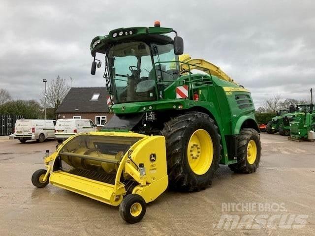 John Deere 8500i 自走式飼料採集機